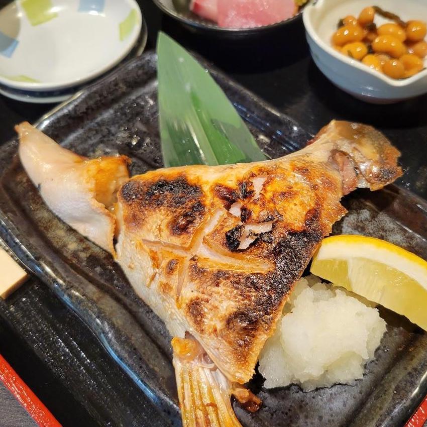 Grilled Hamachi Kama (Collar) 鰤魚下巴 (醬油味)