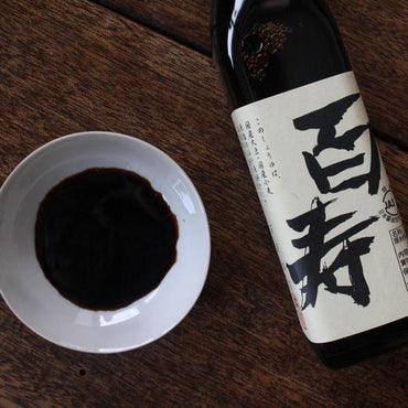 Ishimago Hyakuju Cedar Barrel Soy Sauce 石孫百寿丸大豆木桶醤油